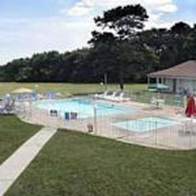 Oceanside Lodge Marmora Exterior photo